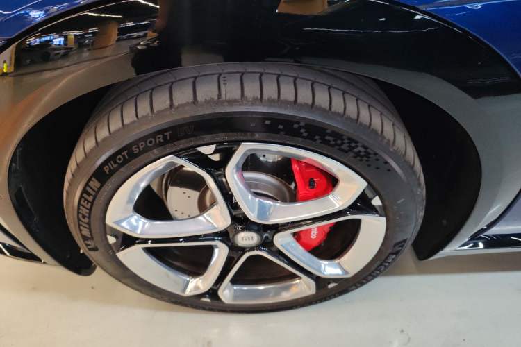 Used Xiaomi Auto YU7 2025 Ultra-Long Range High-Performance All-Wheel-Drive Max Edition
