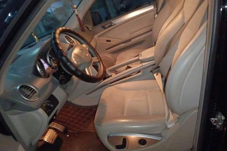 Used Mercedes-Benz M-Class  Left Front Seat