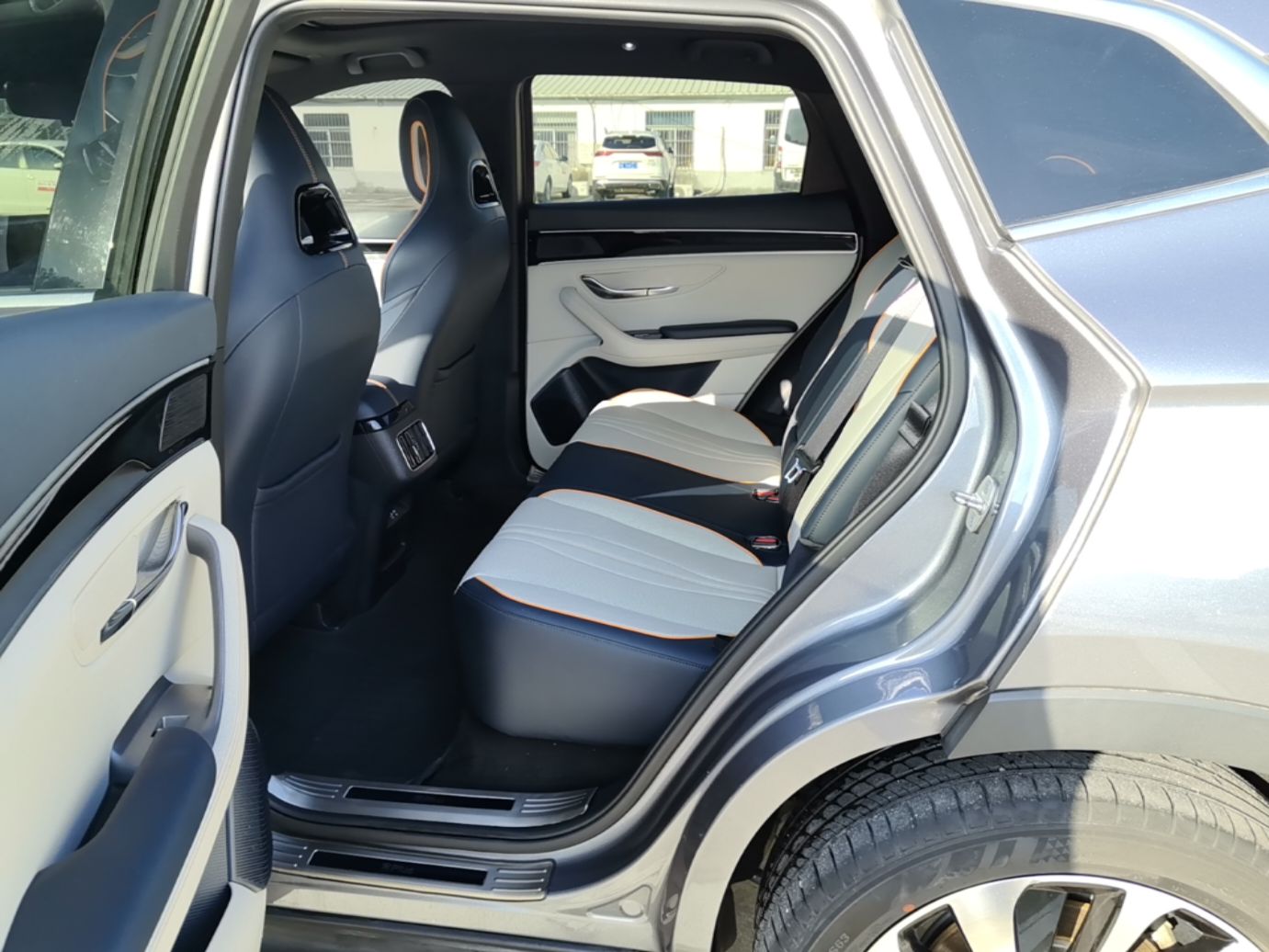 BYD Song PLUS New Energy 2024 HONOR Edition DM-i 110km Flagship PLUS — снимка 20