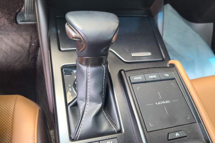 Used Lexus ES 2020 300h Premier Edition

