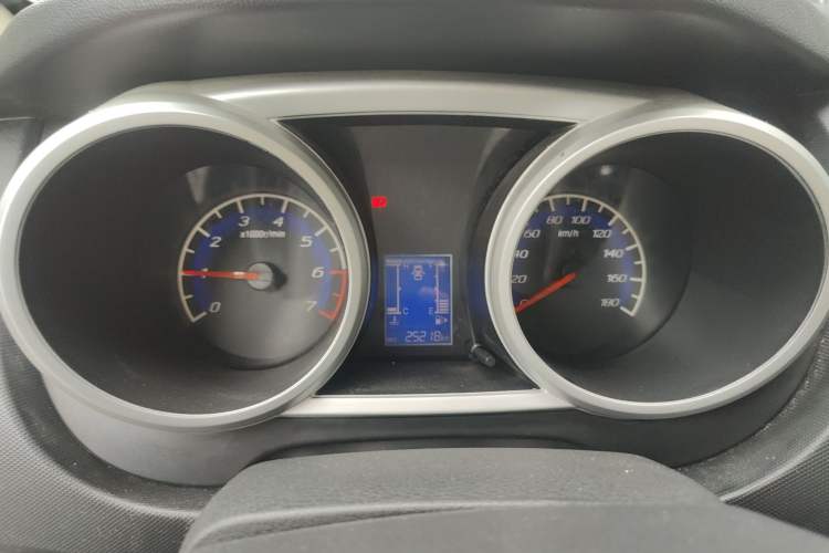 Used CHANGAN KAICHENG Ounuo S 2015 1.5L Jin Ouno Standard Model