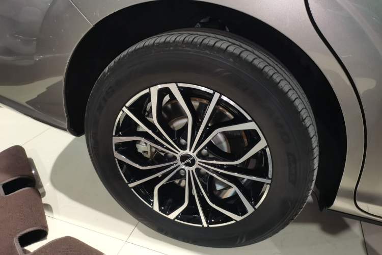 Used Roewe iMAX8 New Energy 2025 1.5T DMH Lu Zun Deluxe Edition