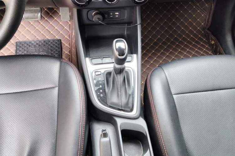 Used Hyundai Celesta 2018 1.6L Automatic GL Enjoyment Version China V Standard