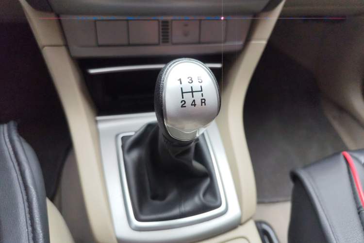 Used Ford Focus 2013 Sedan Classic 1.8L Manual Base Model Gear Lever