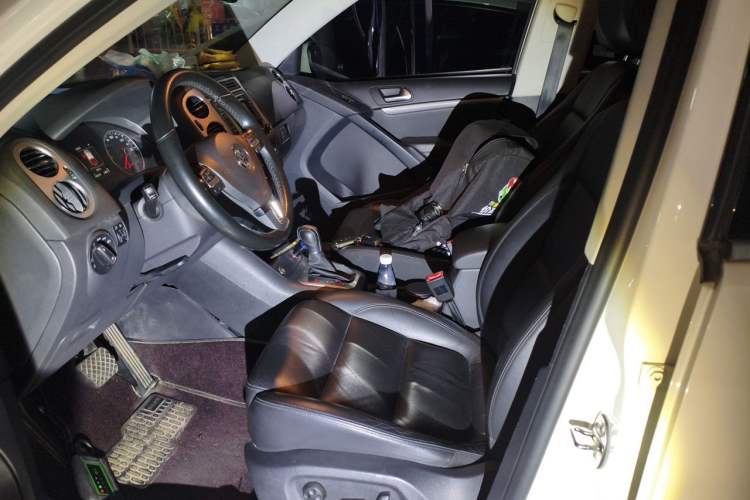 Used Volkswagen Tiguan 2015 1.8TSI Automatic All-Wheel-Drive Luxury Model
