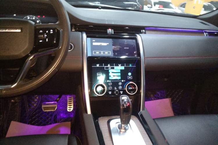 Used Land Rover Discovery Sport 2022 Revised Version 249 PS R-Dynamic S Performance Edition 5 Seats Audio And AC Panel