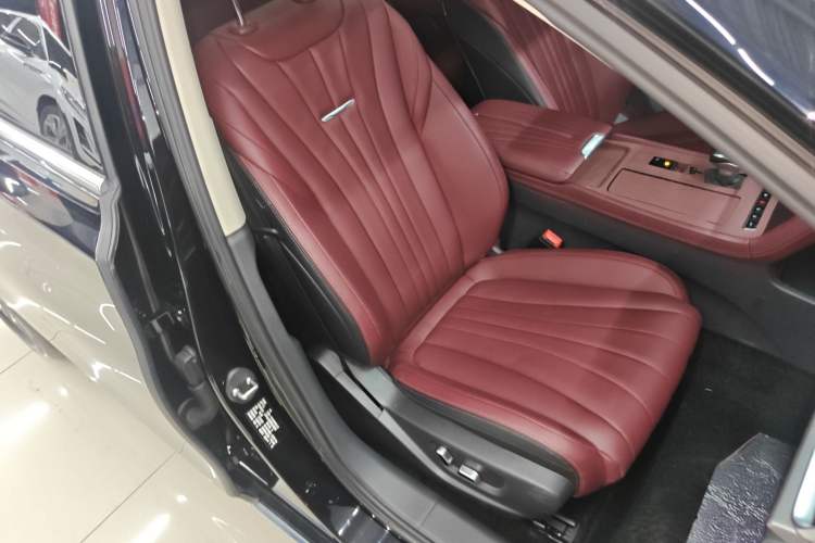 Used Hongqi H5 2024 1.5T DCT Smart Connect Flagship Edition Right Front Seat