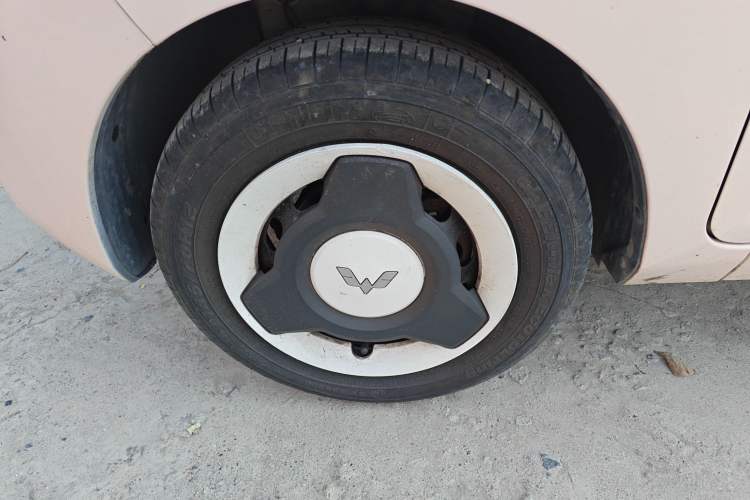 Used Wuling Hongguang MINIEV 2021 Macaron Premium Model – Lithium-NMC
