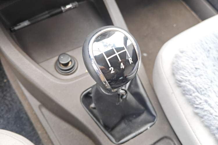 Used Wuling Hongguang 2015 1.5L S Basic Version China V Standard
