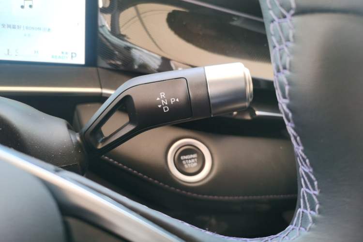 Used Geely Auto Preface 2024 Zhiqing 1.5TD Galaxy Edition Gear Lever