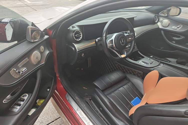 Used Mercedes-Benz E-Class 2018 E 200 4MATIC Coupe Driver Seat