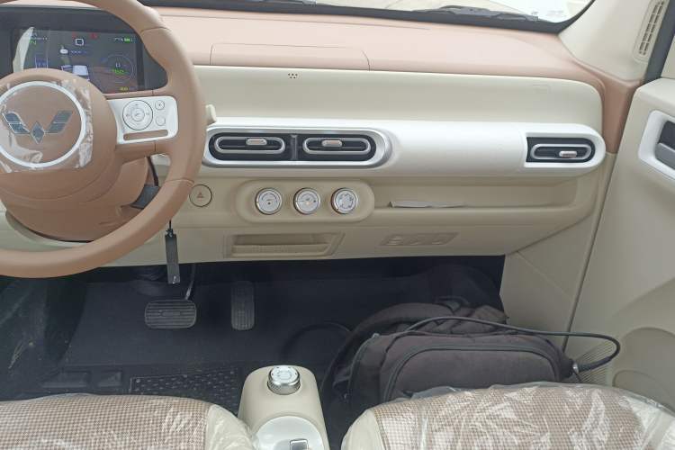 Used Wuling Hongguang MINIEV 2024 3rd Generation 215km Youth Edition