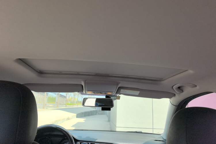 Used Volkswagen Lavida 2015 1.6L Manual Comfort Edition Headliner