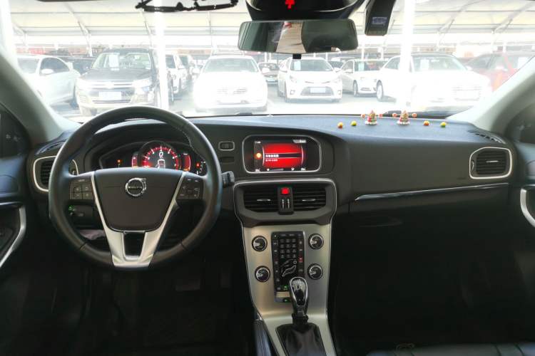 Used Volvo V40 2017 T3 Zhiya Edition