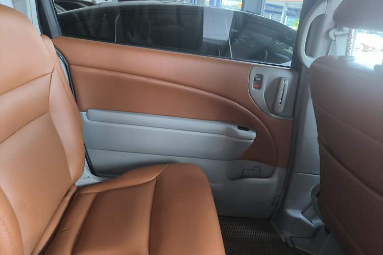 Used Honda Elysion 2012 2.4L VTi Luxury Edition
