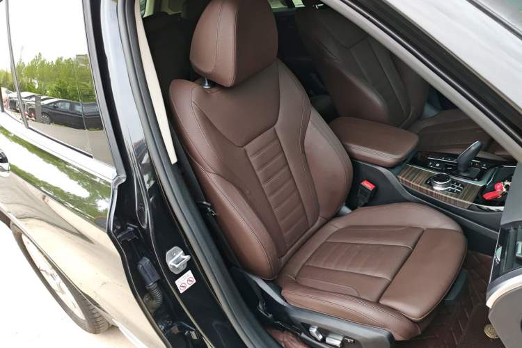 Used BMW X3 2020 xDrive28i Luxury Package Right Front Seat