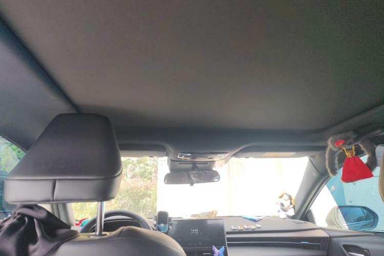 Used Toyota Avalon 2024 Dual-Motor 2.0L Premium Edition Headliner