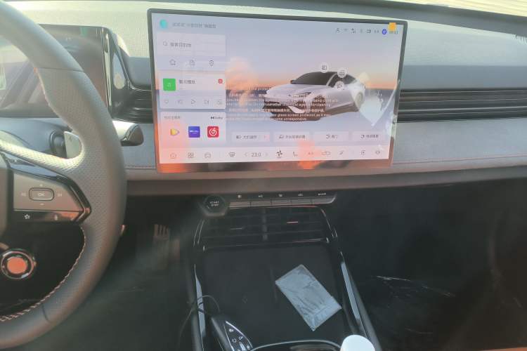 Used Changan UNI-V 2025 Model Third-Generation 2.0T Dynamic Edition
