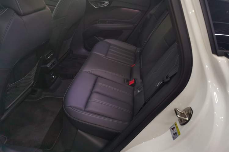 Used Audi Q4 e-tron 2024 40 e-tron Boundary Edition in Midnight Blue