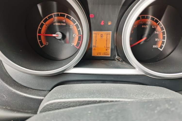 Used CHANGAN KAICHENG Ounuo S 2014 1.5L Base Version Odometer Close Up