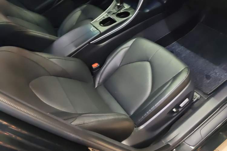 Used Toyota Avalon 2021 2.5L Luxury Edition Right Front Seat