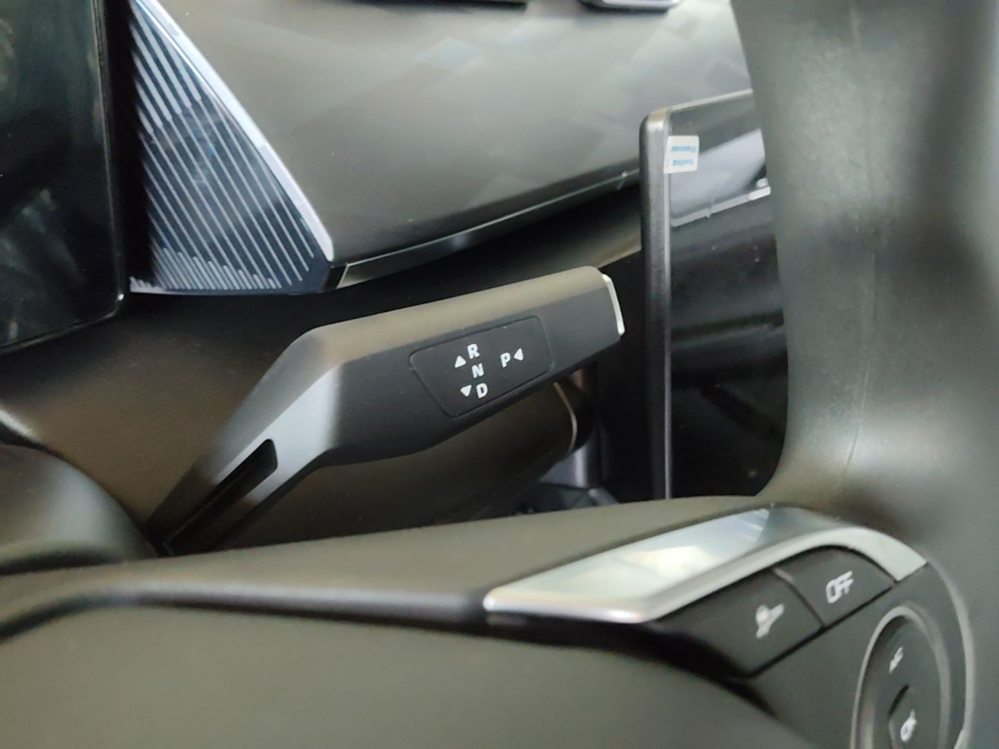 Dongfeng Aeolus SKY EV01 2025 530 km AIR Elite Edition — снимка 16