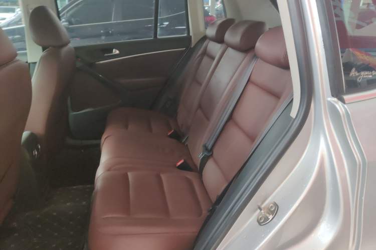 Used Volkswagen Tiguan 2013 2.0 TSI Automatic All-Wheel Drive Luxury Edition Left Rear Seat