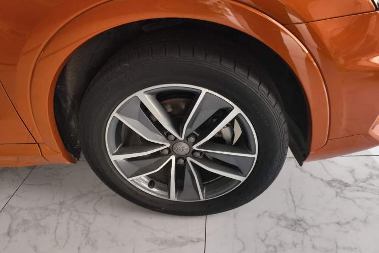 Used Audi Q3 2018 30th Anniversary Edition 35 TFSI Sport Model Right Front Wheel Hub