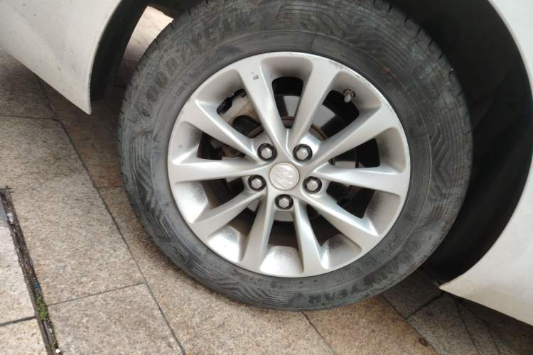 Used Buick GT 2019 15T Dual-Clutch Advanced Version China VI Standard Right Rear Wheel Hub