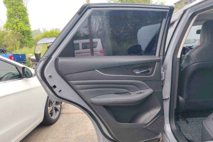 Used Venucia V 2021 260T Idol Edition
