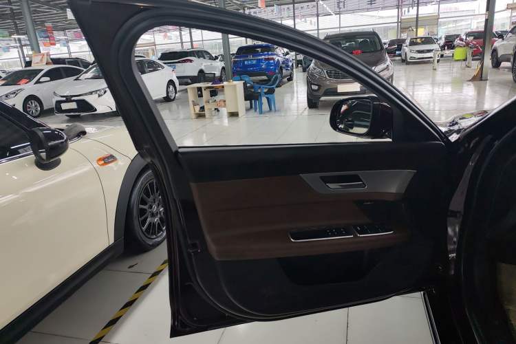 Used Jaguar XFL 2018 XFL 2.0T 250 PS Luxury Edition