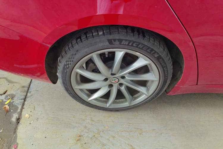 Used Alfa Romeo Giulia 2017 2.0T 200HP Luxury Edition