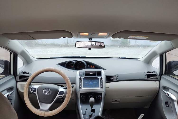 Used Toyota Verso 2012 180V CVT Supreme Edition Headliner