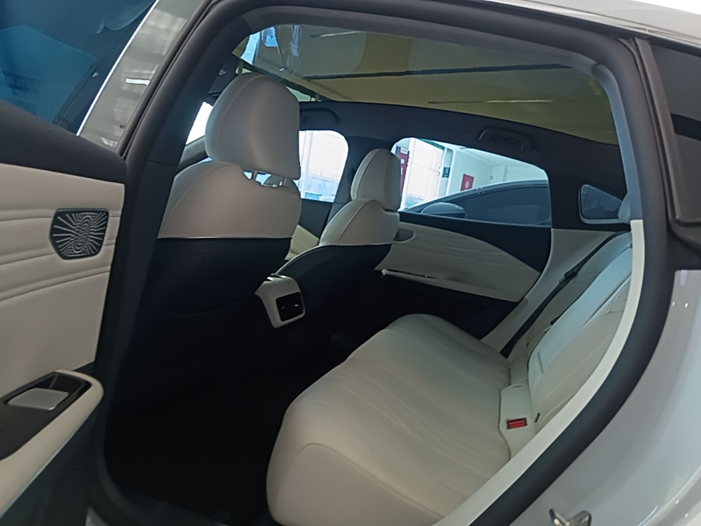 Geely Galaxy E8 2024 550 km Range Rear-Drive MAX — снимка 20