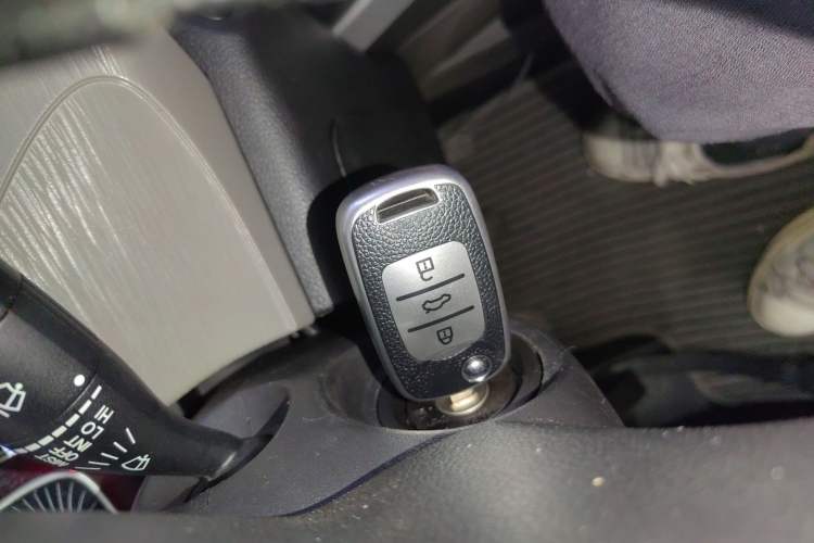 Used Baojun 510 2019 1.5L Manual Jingxiang Model 73kW China VI Emission Standard Vehicle Key