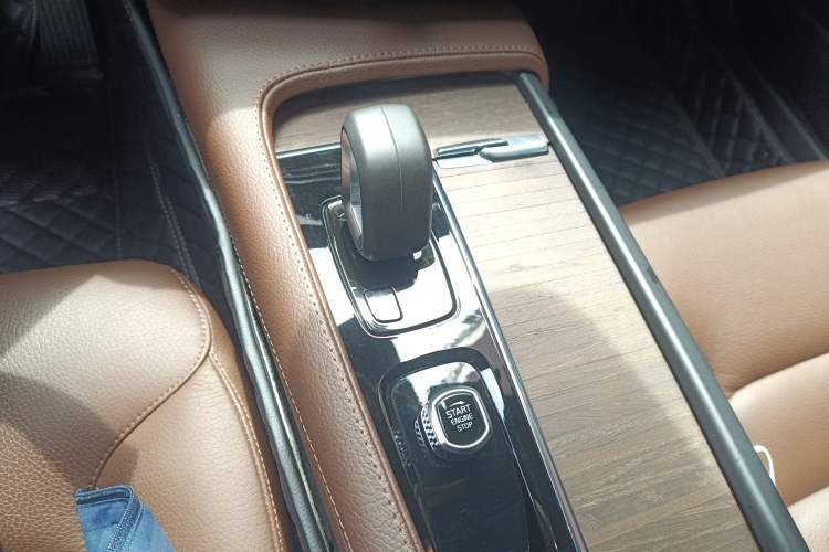 Used Volvo V90 2022 Cross Country B5 AWD Smart Range Edition