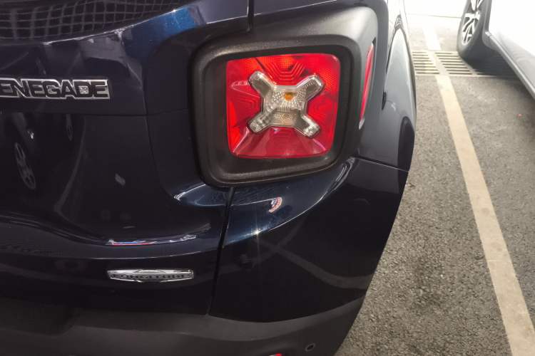 Used Jeep Renegade 2018 Connected Large Screen Version 180T Automatic High-Energy Edition