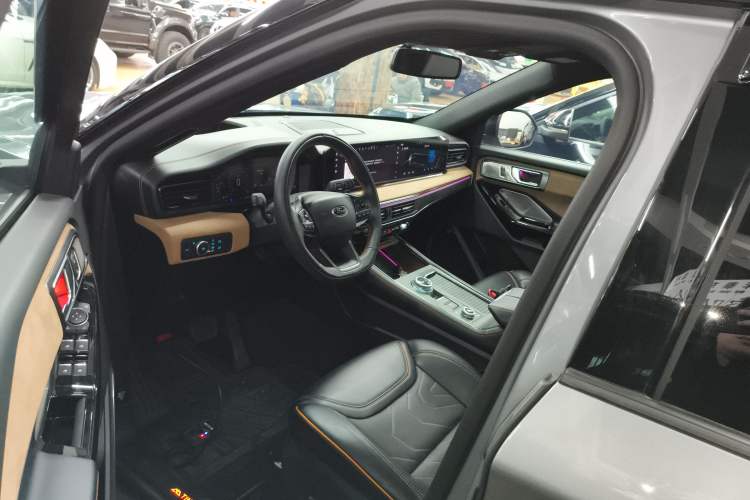 Used Ford Explorer 2023 EcoBoost 285 Kunlun Peak Edition 6-Seater