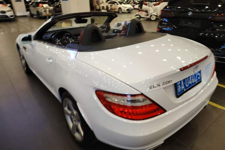Used Mercedes-Benz SLK-Class 2011 SLK 200 Fashion Model