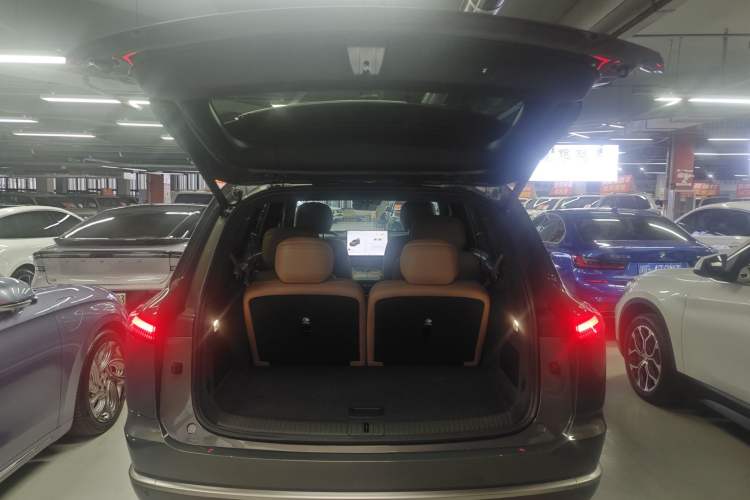 Used ONVO Luxeed L90 2025 Model—Ultra Six-Seater Version Trunk