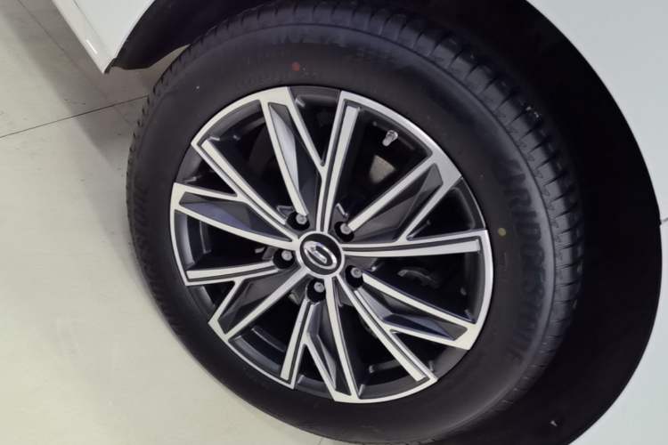 Used GAC Trumpchi M8 2024 Master Series 400T Prestige Edition Right Rear Wheel Hub