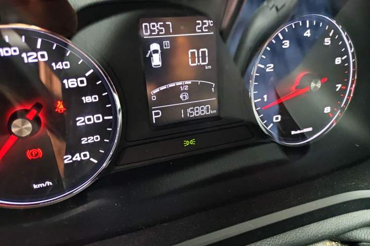 Used Roewe RX5 2017 20T Two-Wheel Drive Automatic Internet Elite Edition Odometer Close Up