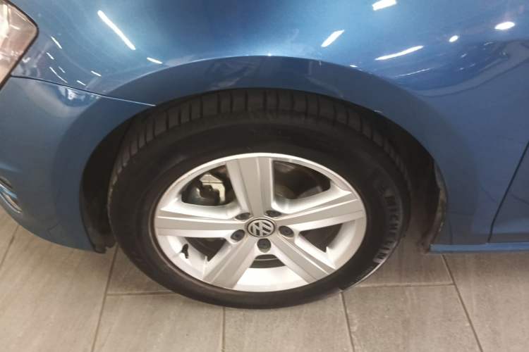 Used Volkswagen Golf 2017 1.6L Automatic Comfort Million-Vehicle Anniversary Edition