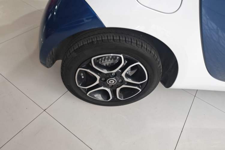 Used smart fortwo 2019 0.9T 66kW Hardtop Pioneer Edition China VI Right Rear Wheel Hub