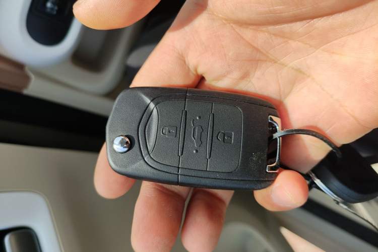 Used Wuling Hongguang MINIEV 2024 3rd Generation 215km Youth Edition Vehicle Key