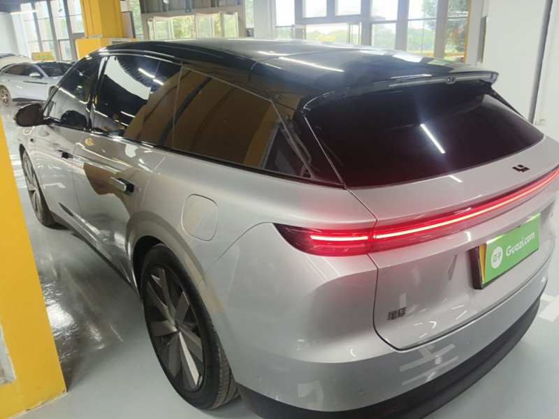 Used Li Auto i6 2025 Model Four-Wheel-Drive Standard Type — 4