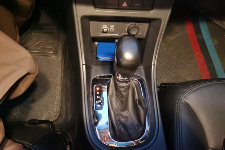 Used Roewe 360 2016 1.5L Automatic Smart Screen Version Gear Lever