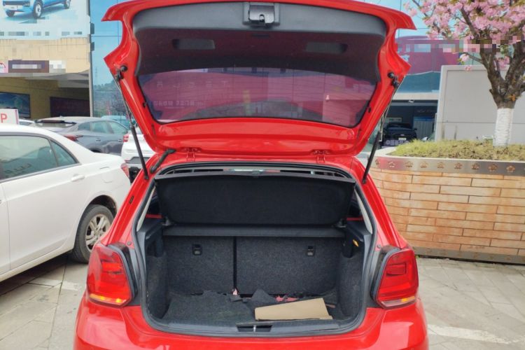 Used Volkswagen Polo 2014 1.6L Manual Comfort Edition
