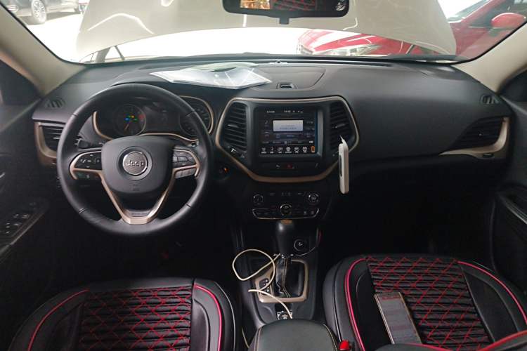 Used Jeep Cherokee 2017 2.0L Superior Edition