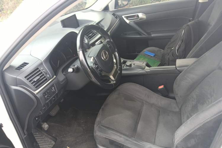 Used Lexus CT 2014 CT200h Comfort Edition Monochrome Left Front Seat